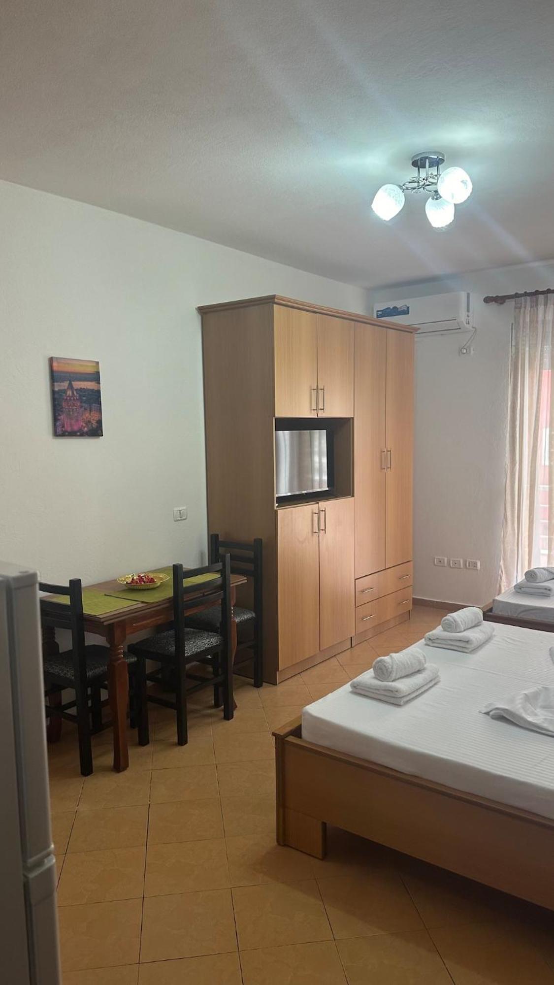 Adi Apartament