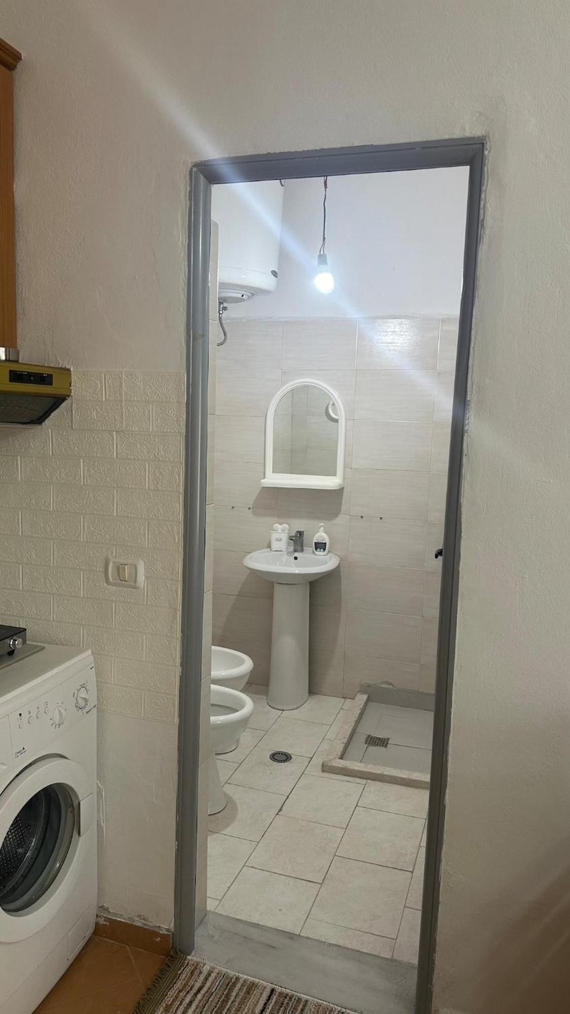 Apartament Adi